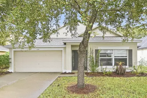 1237 Kellogg Dr, Tavares, FL 32778