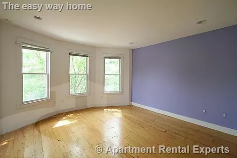 365 Columbia St #2, Cambridge, MA 02141