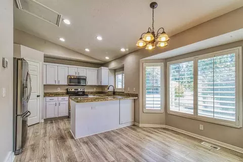 8457 Se, Sandy, UT 84094 photo 6