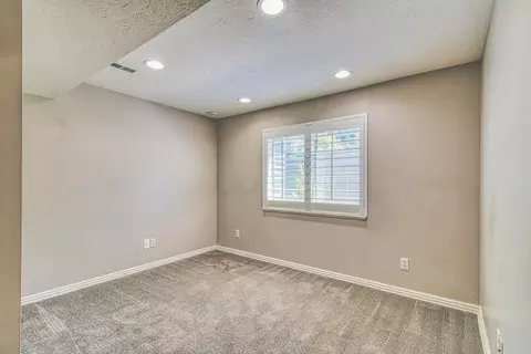 8457 Se, Sandy, UT 84094 photo 14