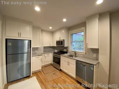 568 Green St #1, Cambridge, MA 02139