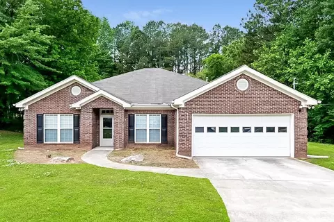5676 Hunters Chase Dr, Lithonia, GA 30038
