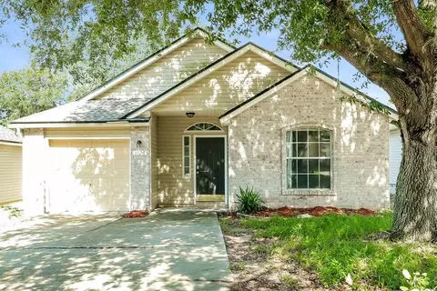 1126 Brookwood Bluff Rd E, Jacksonville, FL 32225
