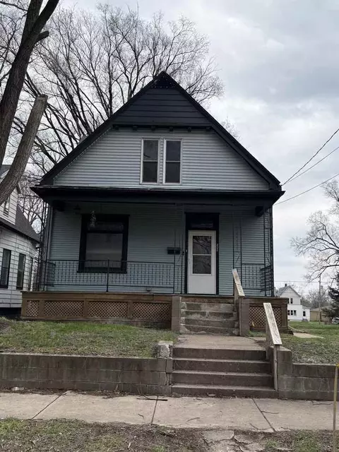 808 S Greenlawn Ave, Peoria, IL 61605