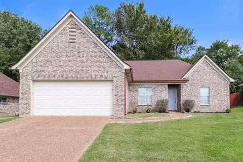 185 Village Dr, Oakland, TN 38060