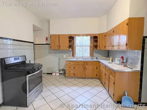 14 Cherry St, Somerville, MA 02144