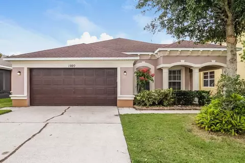 1920 Strathmore Cir, Mount Dora, FL 32757
