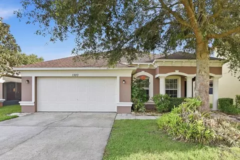 1920 Strathmore Cir, Mount Dora, FL 32757