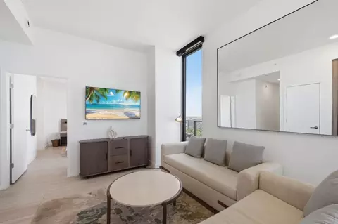 580 72nd St, Miami Beach, FL 33141