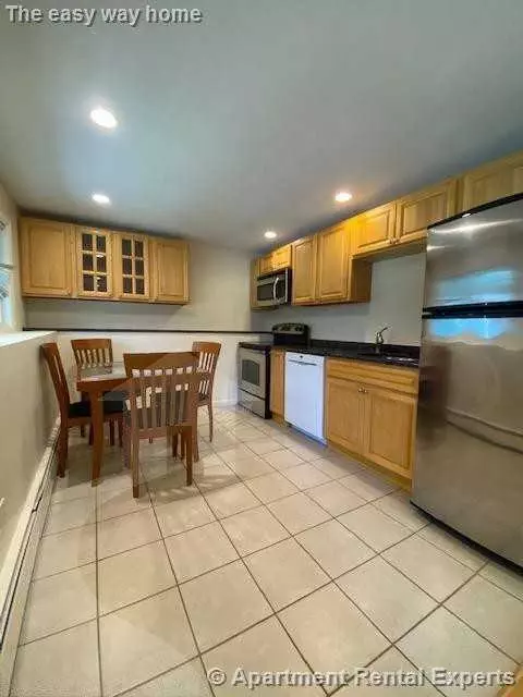 126 Clifton St #5, Cambridge, MA 02140