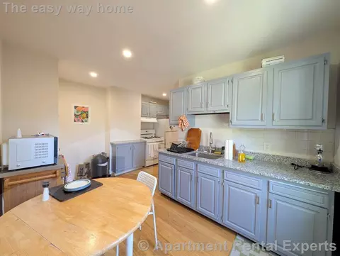 19 Cameron Ave #4, Somerville, MA 02144