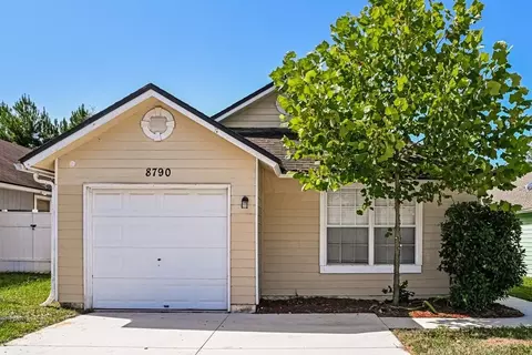 8790 Townsquare Dr S, Jacksonville, FL 32216