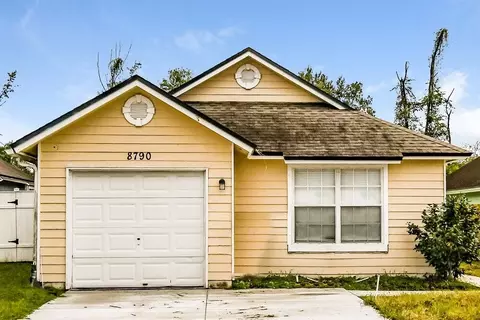 8790 Townsquare Dr S, Jacksonville, FL 32216