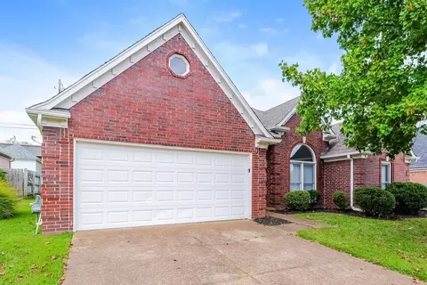 1883 Banstead Dr, Cordova, TN 38016