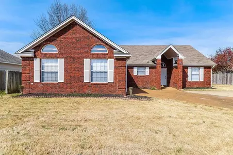 7010 Juanita Cir S, Memphis, TN 38133