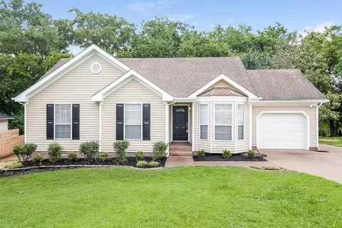 2812 Maple Cir, Thompsons Station, TN 37179