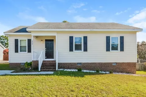 808 Hepplewhite Ct, Fuquay Varina, NC 27526