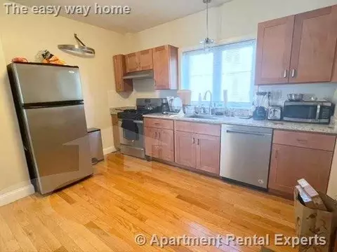 17 Cutter Ave #1, Somerville, MA 02144