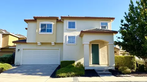 691 Embassy Cir, Vacaville, CA 95688