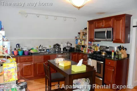 217 Willow Ave #3, Somerville, MA 02144