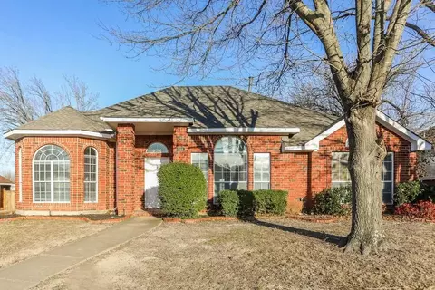 708 Brees Dr, Desoto, TX 75115