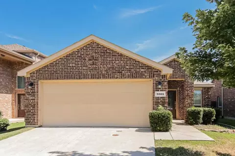 8905 Tenderfoot Ln, Aubrey, TX 76227