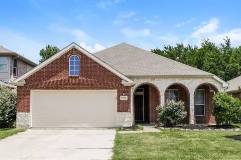 1721 Duck Cove Dr, Aubrey, TX 76227