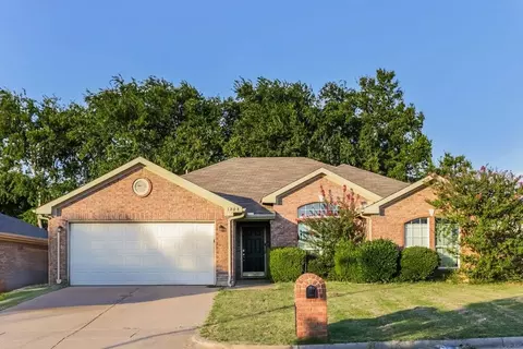 1808 Cancun Dr, Mansfield, TX 76063