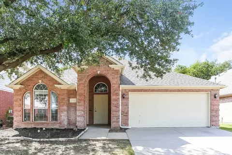 10201 Jessica St, Fort Worth, TX 76244