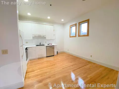 183 Columbia St #203, Cambridge, MA 02139