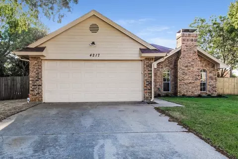 4217 Glen Hollow Cir, Arlington, TX 76016