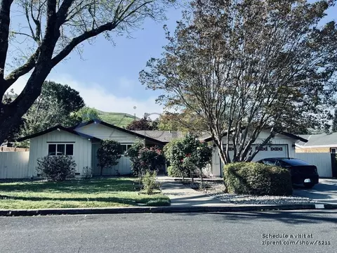 7 Camelford Ct, Moraga, CA 94556