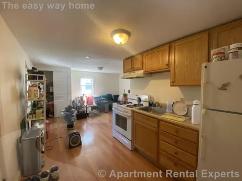 400 Franklin St #6, Cambridge, MA 02139
