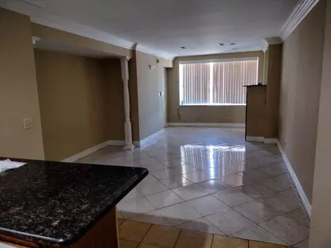 453 N Western Ave #1, Chicago, IL 60612