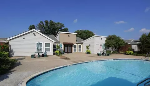 2252 Joey Ln #4252, Arlington, TX 76010