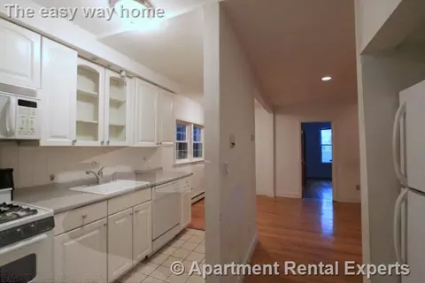 187 Brookline St #1, Cambridge, MA 02139