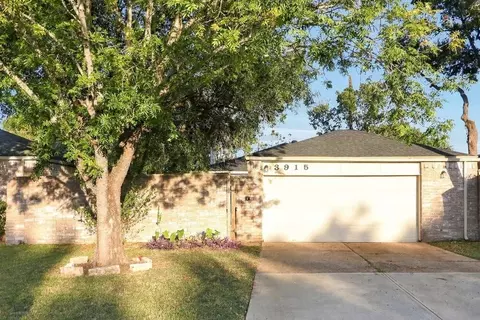 3915 Vineyard Dr, Houston, TX 77082