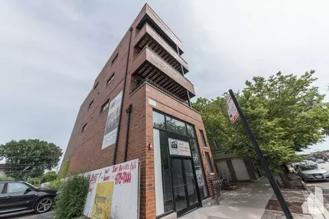 2248 W Irving Park Rd #4, Chicago, IL 60618