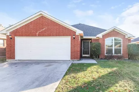 10432 Aransas Dr, Fort Worth, TX 76131