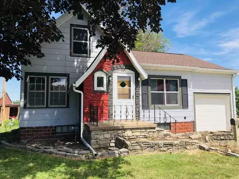 209 Main St, Reinbeck, IA 50669