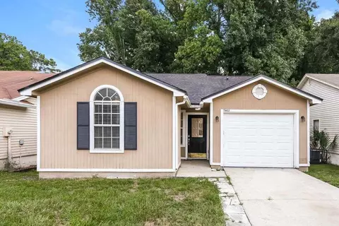 7862 Aquarius Cir S, Jacksonville, FL 32216