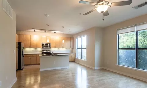 306 S Lamar Blvd #566, Austin, TX 78704