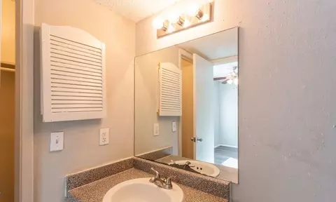1714 Patton Ln #214, Austin, TX 78723