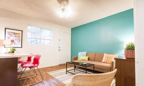 307 W 39th St #916, Austin, TX 78751
