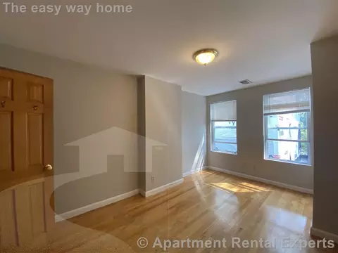344 Putnam Ave #2, Cambridge, MA 02139