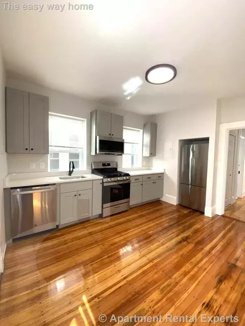 8 Clary St #2, Cambridge, MA 02139