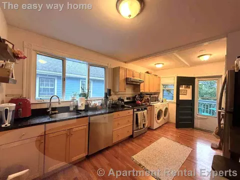 17 Milton St #2, Cambridge, MA 02140