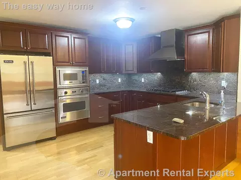 2440 Massachusetts Ave #35, Cambridge, MA 02140