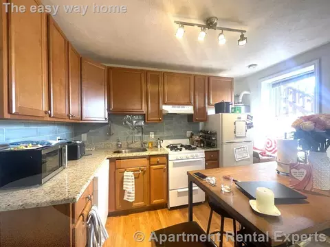 1056 Cambridge St #3R, Cambridge, MA 02141