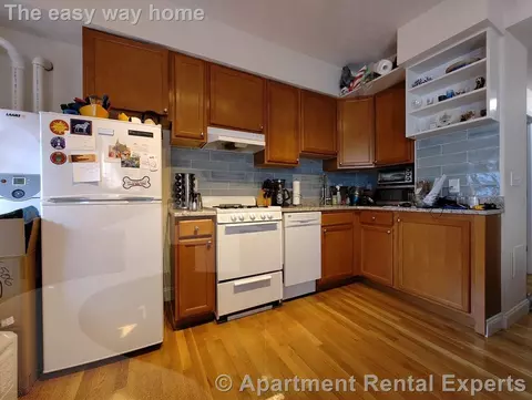 1054 Cambridge St #2R, Cambridge, MA 02141